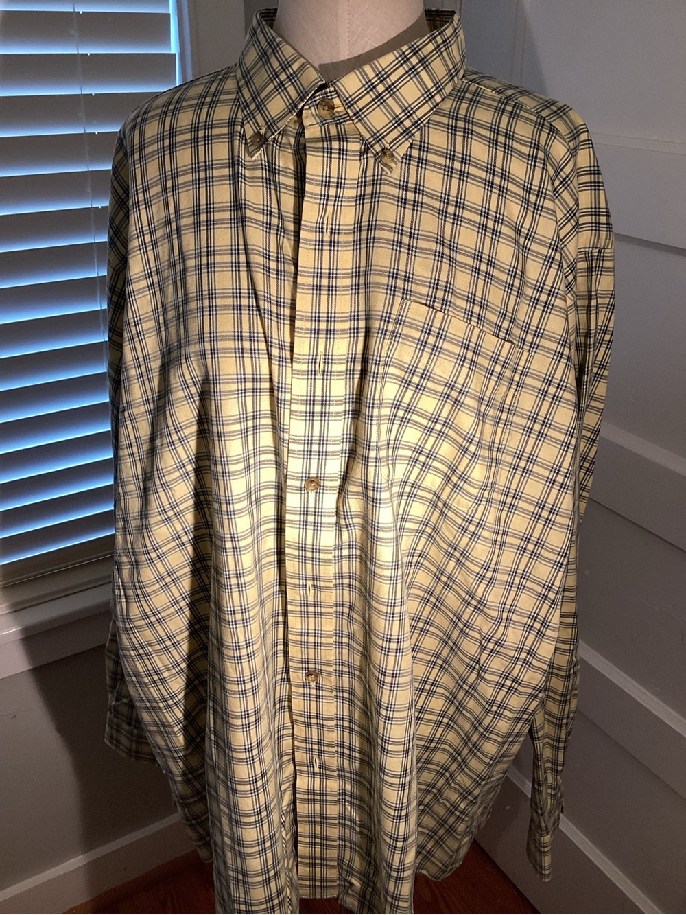 L.L. Bean NO IRON Yellow and Navy Plaid Button-Down Long Sleeve Shirt